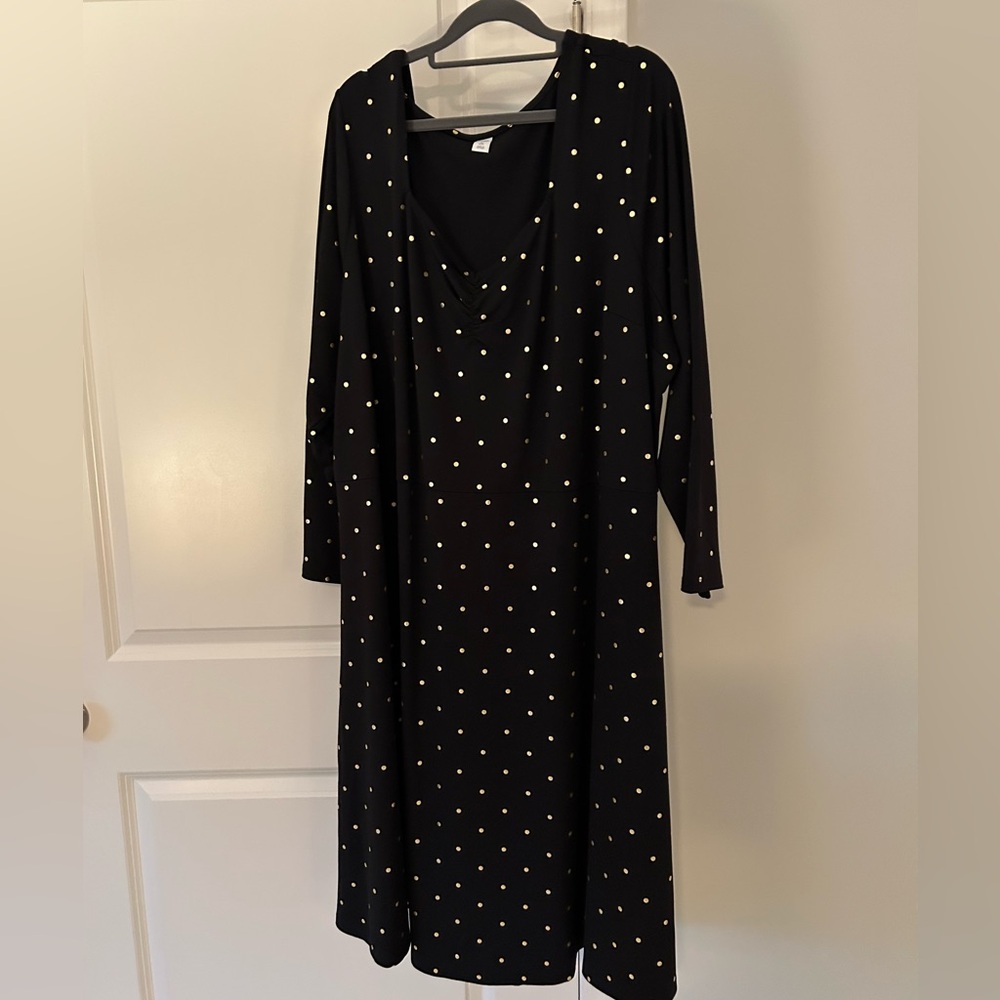 Chic Old Navy Black Polka Dot Long Sleeve Dress with Sweetheart Neckline